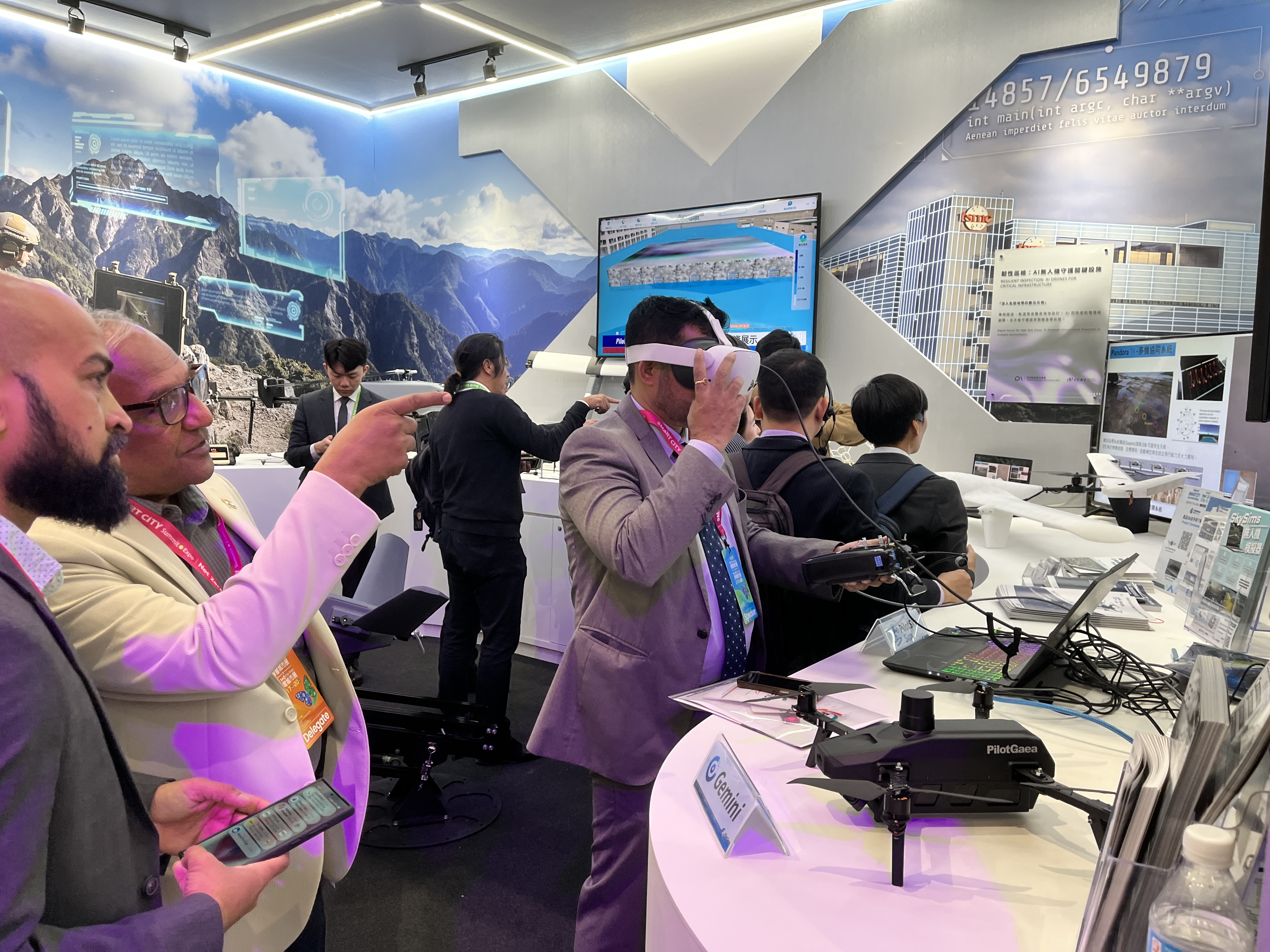 2026智慧城市展圓滿落幕 藏識科技「無人機模擬器」擬真技術驚艷國際